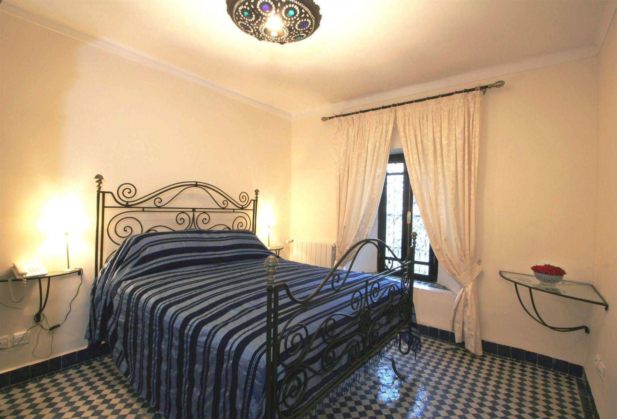Riad Misbah Fez Bagian luar foto