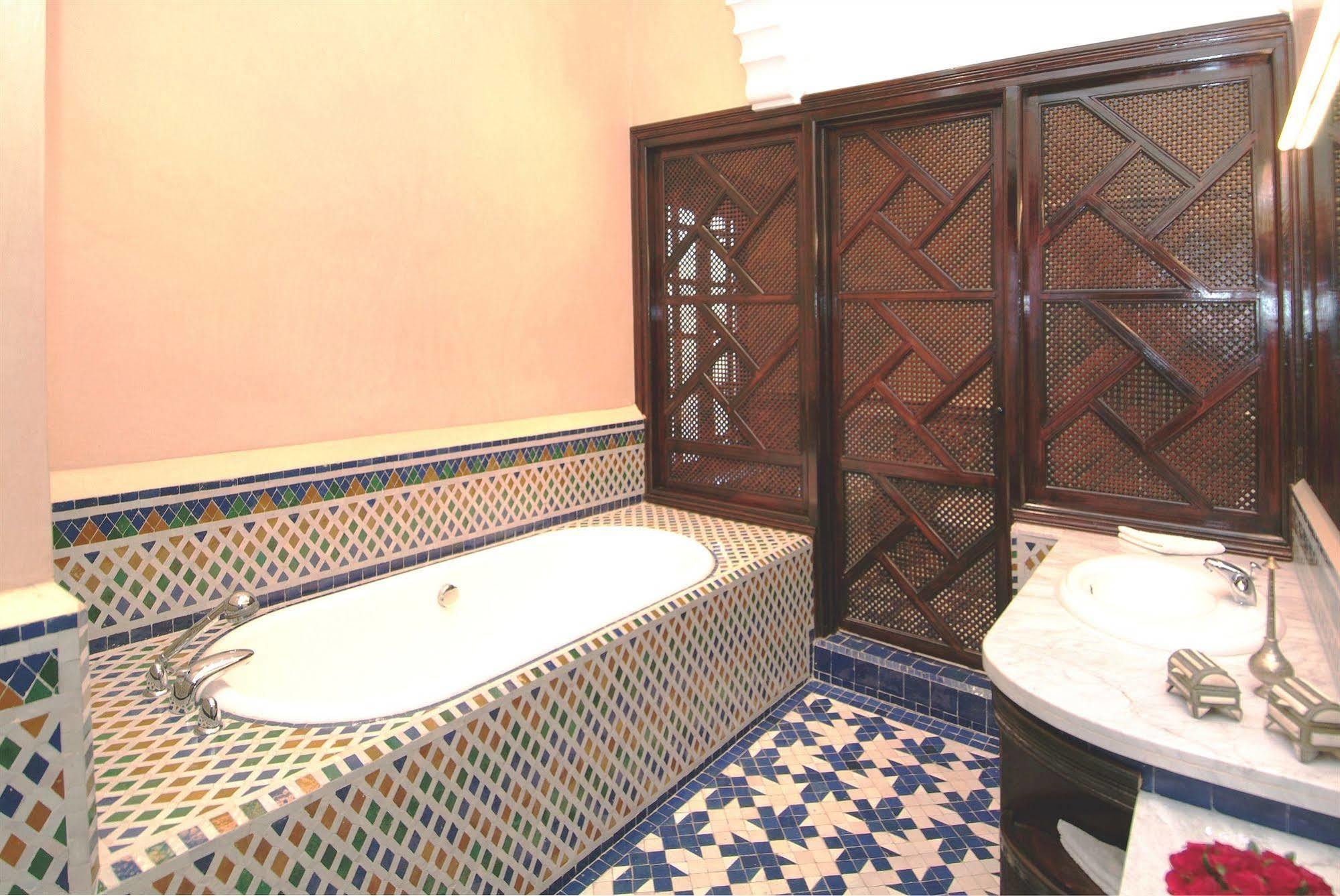 Riad Misbah Fez Bagian luar foto