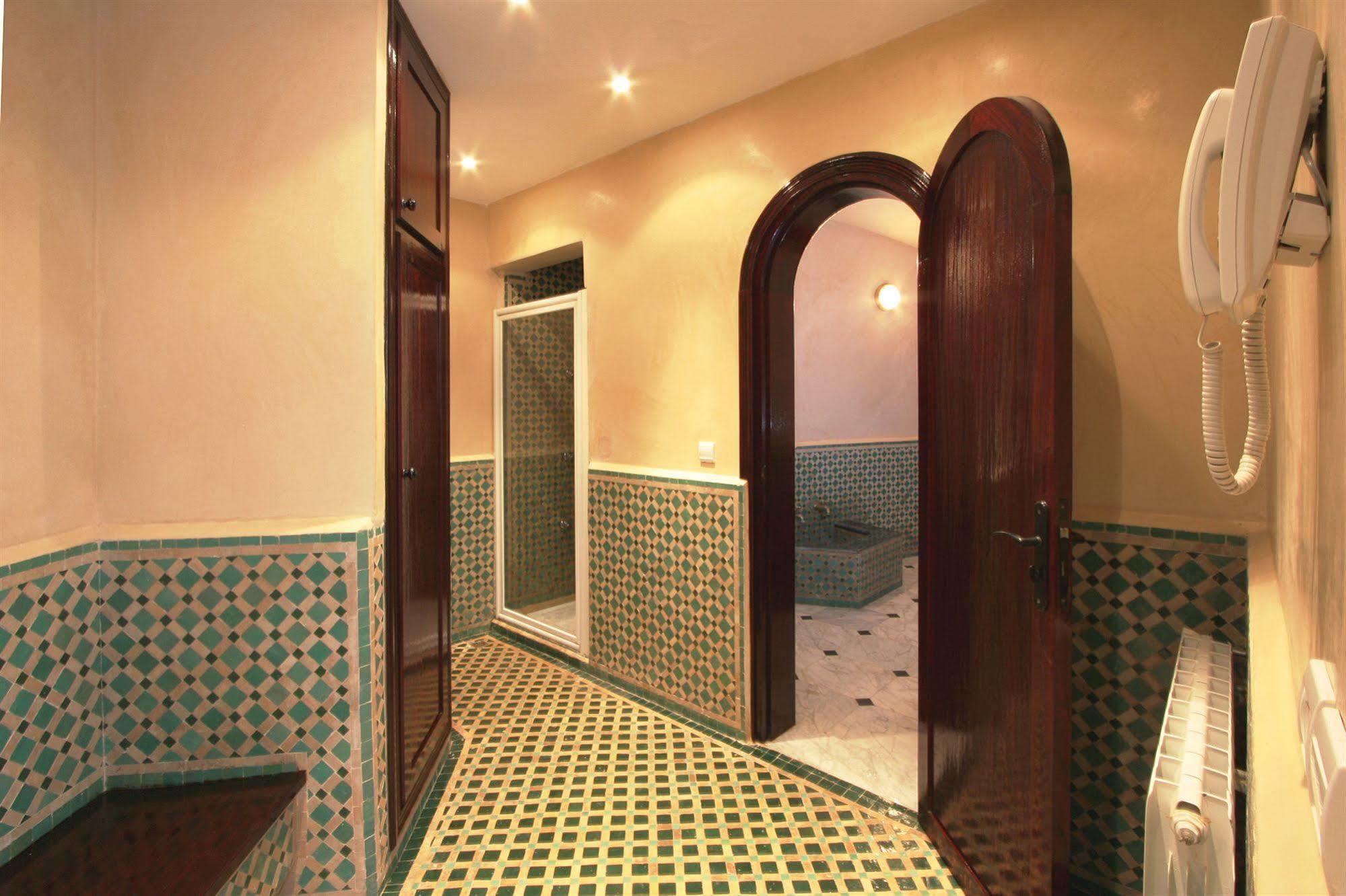 Riad Misbah Fez Bagian luar foto